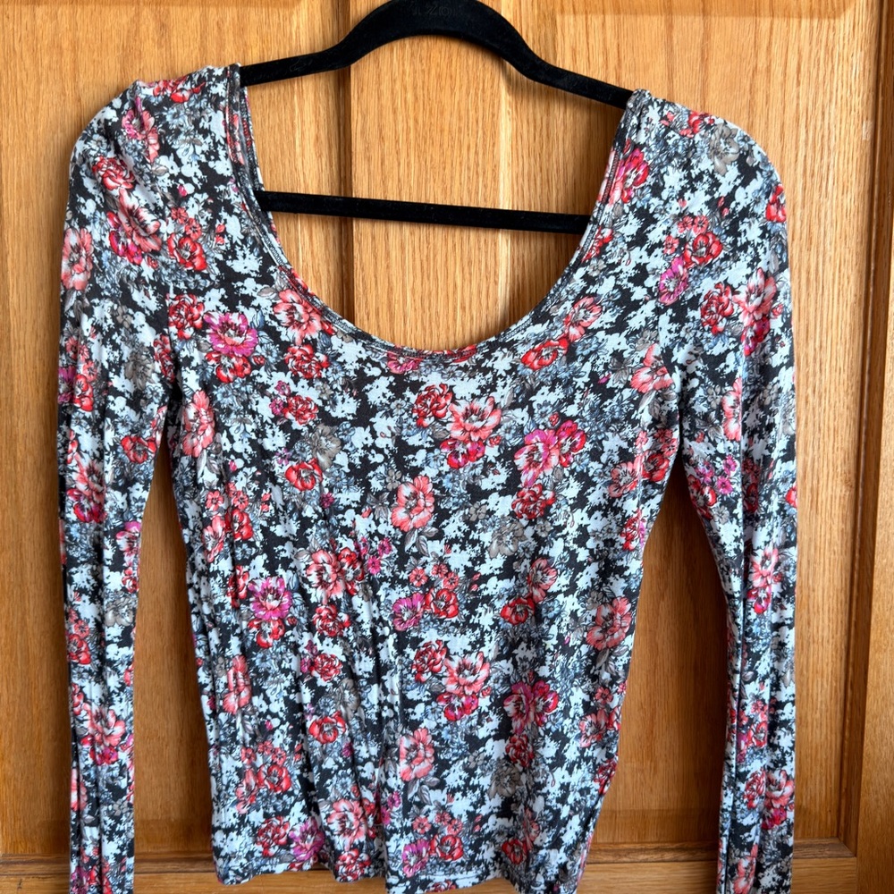 Floral Long Sleeve Top in Black and Red